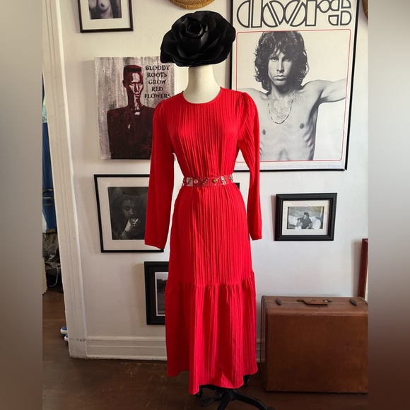 ๐๐๐ ๐๐๐ฑ๐ข ๐๐ซ๐๐ฌ๐ฌ - Picture 1 of 2